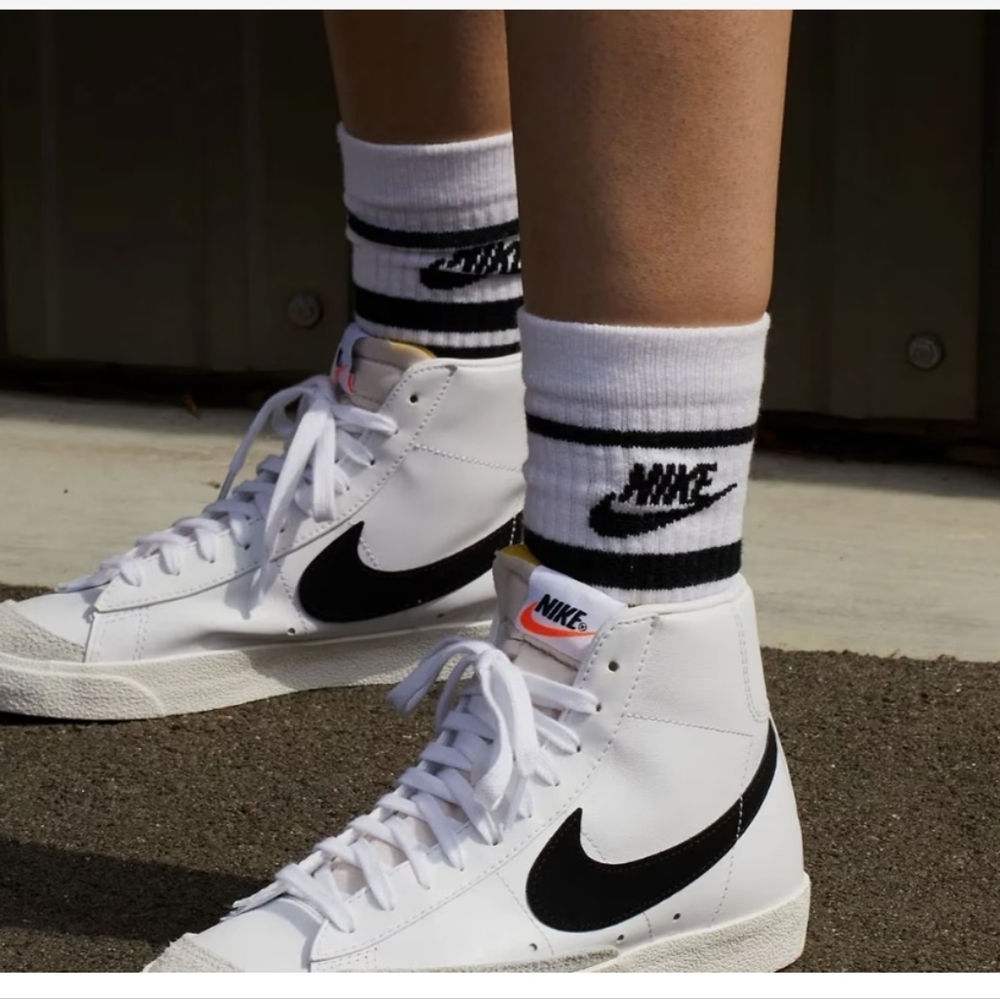 Nike Blazer Mid '77 in White and Black Sneakers Women's 10.5 Mens 9